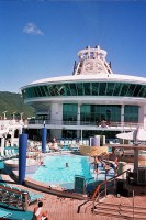 /album/galeria-de-fotos-explorer-of-the-seas/pool-deck-jpg/