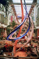 /album/galeria-de-fotos-explorer-of-the-seas/royal-promenade-jpg/